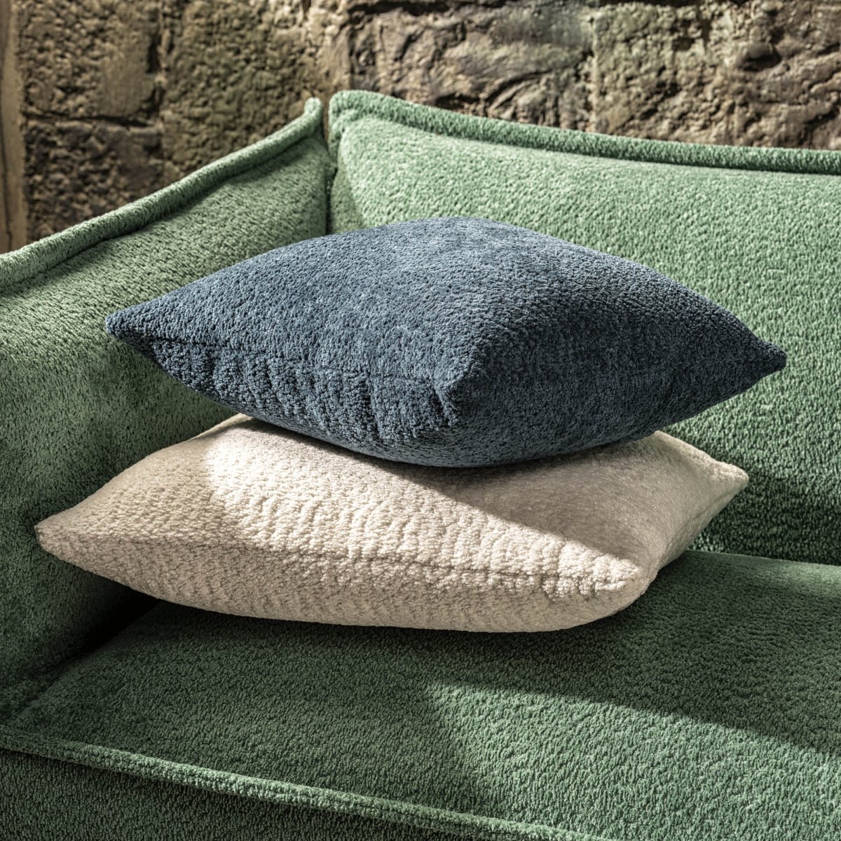 214122_4_llama_boucle