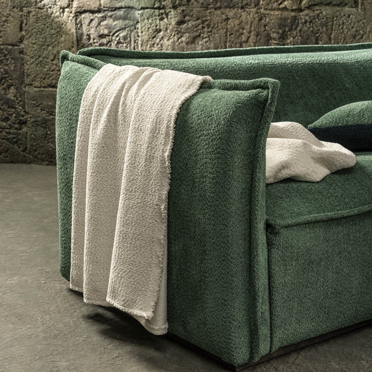 214122_5_llama_boucle